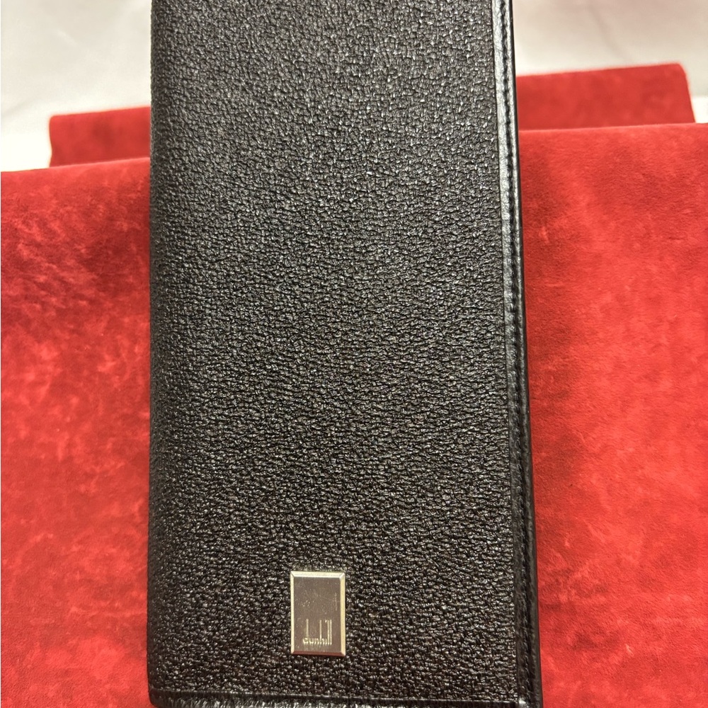 Dunhill Sleek Black Wallet Leather with Textured Finish